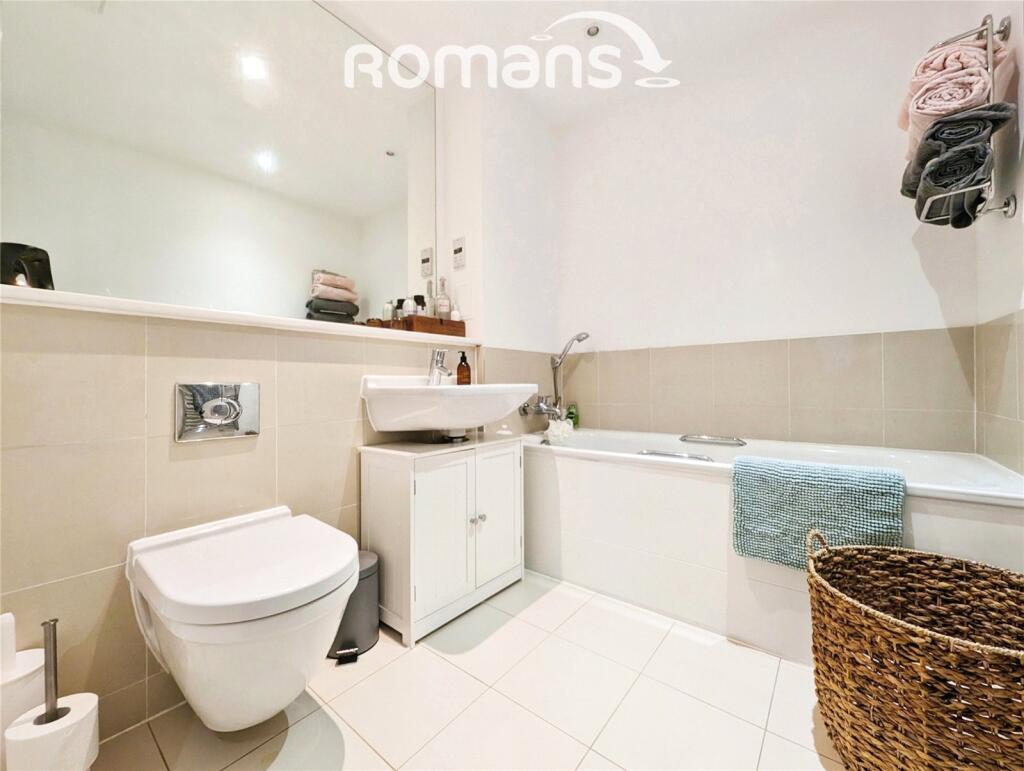 Apartment in Flackwell Heath, Totteridge - View 4