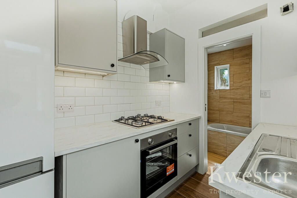 House in Southend-on-Sea - View 4