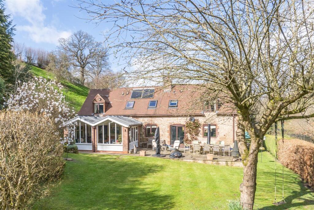 Main image of property: Cleobury Mortimer, Kidderminster, DY14 8QE