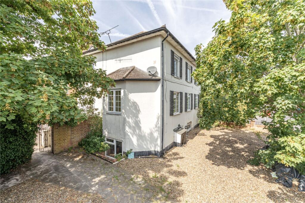 Main image of property: High Road, Byfleet, West Byfleet, Surrey, KT14