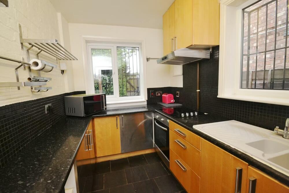 157 Wilbraham Road, Manchester, Greater Manchester M14 7DS photo 3