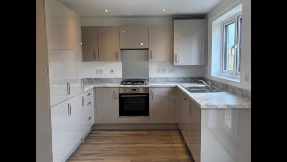 Blackthorn Avenue, Kirby Cross, CO13 0GQ photo 2