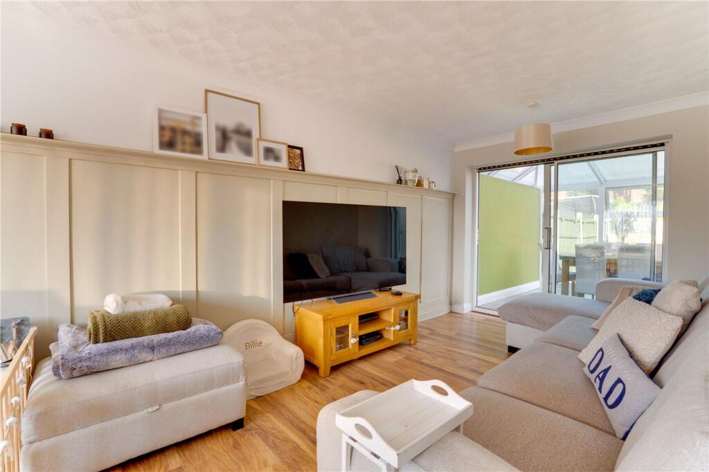 Tennyson Way, Kidderminster, DY10 photo 2