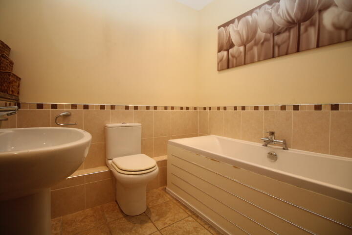 Apartment in Glasgow - View 3