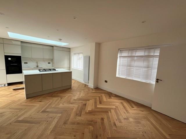 Main image of property: Summers Lane, North Finchley, London, N12