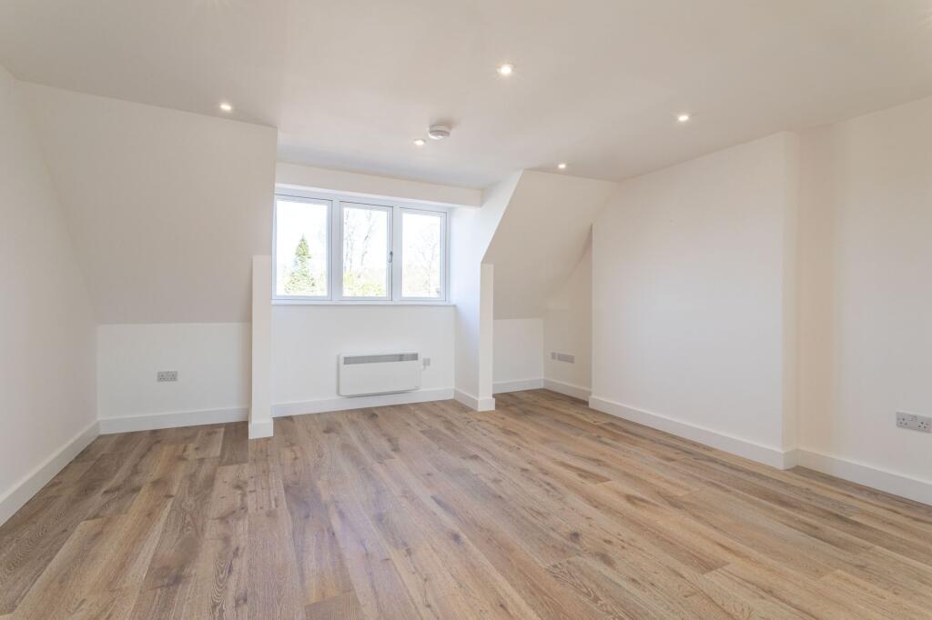 Apartment in Hart, Hartley Wintney - View 4
