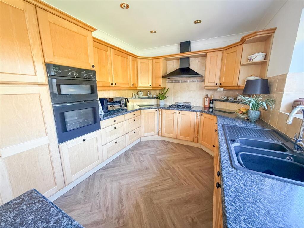 House in Clacton-on-Sea, Great Clacton - View 5