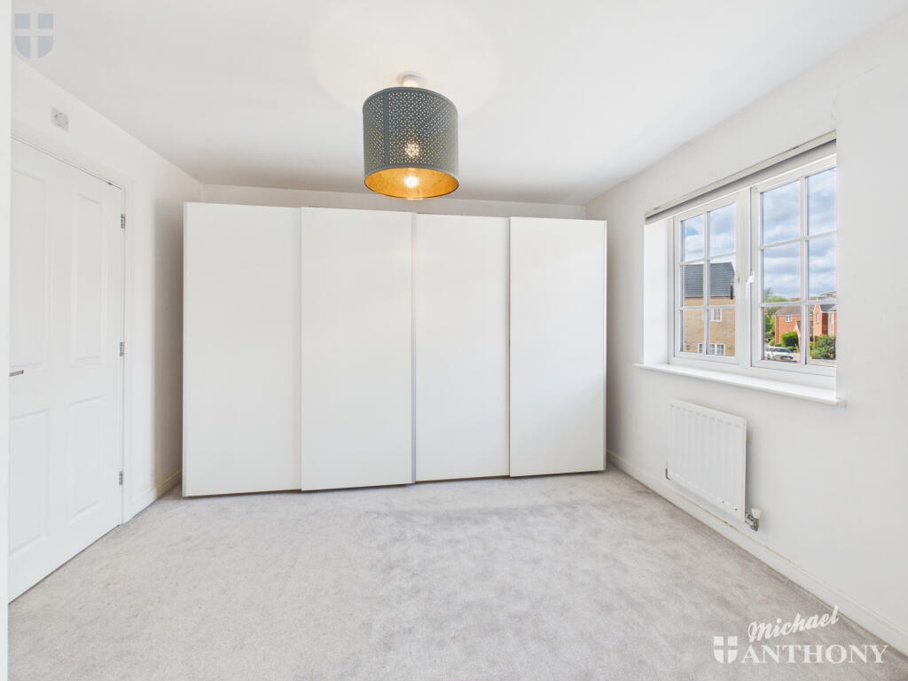 House in Hemel Hempstead, Berryfields - More