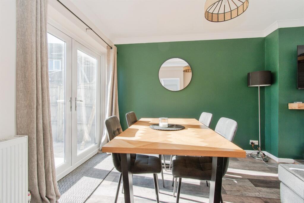 House in Wakefield, Hightown, Cutsyke - View 4