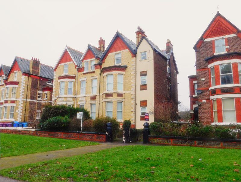 Main image of property: Furnished 1-Bedroom Top Floor Flat – Newsham Drive, L6