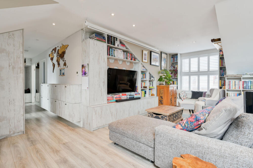 Apartment in Twickenham - More