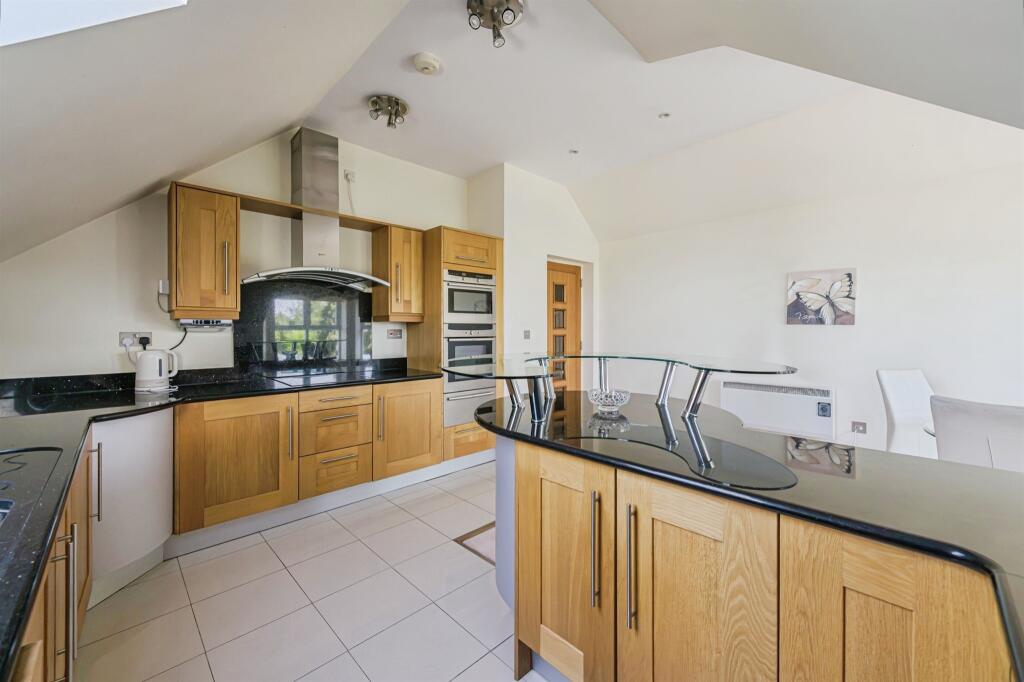 Lichfield Road, Sutton Coldfield photo 4