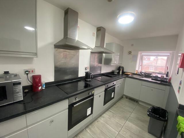 Apartment in Wolverhampton, West Midlands - More