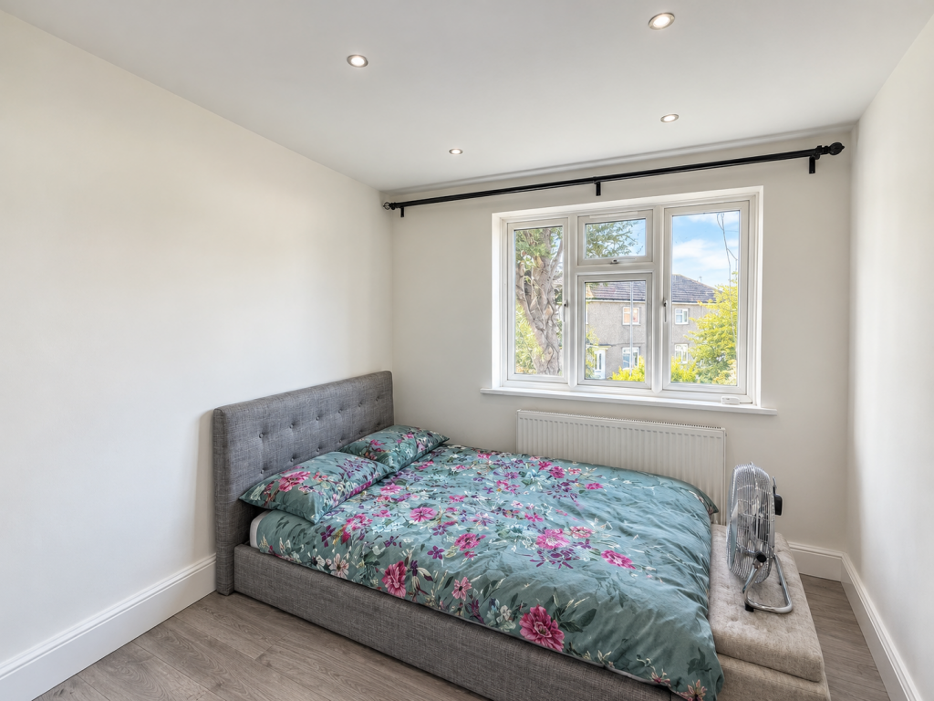 Apartment in Slough - View 4