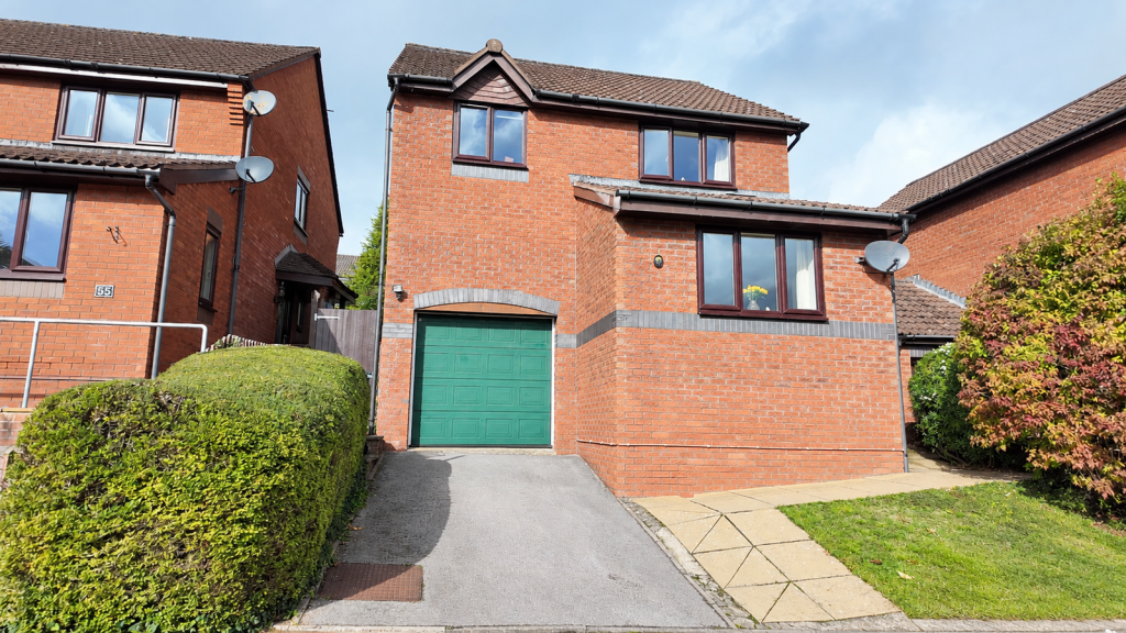 4-bed detached on Lawn Drive, Chudleigh, £395,000