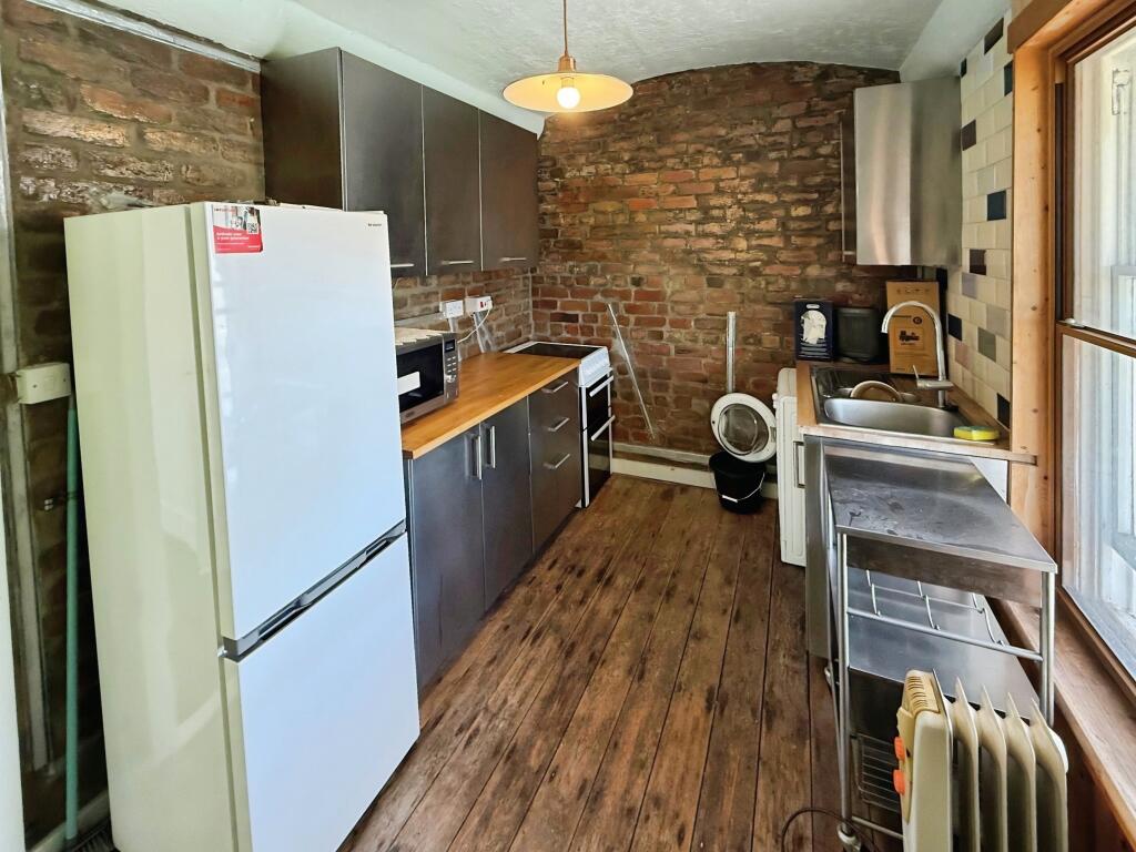 Main image of property: Park View Court, Bath Street, Nottingham, NG1