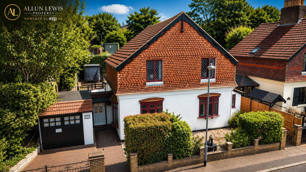 Main image of property: Castlemount Road, Dover, CT16 1SP