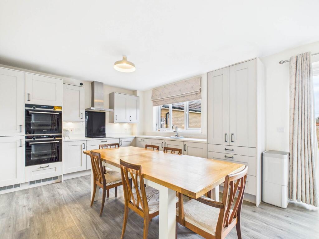 Medlar Street, Weston Turville - View 2