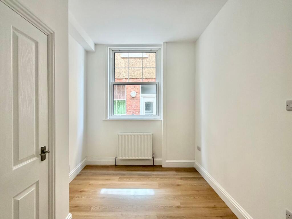 Apartment in Bexhill-on-Sea, Central - View 5