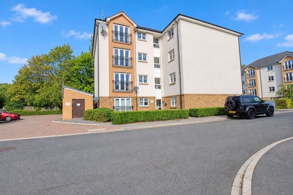 2-bed flat on Sun Gardens, Thornaby, TS17, £95,000