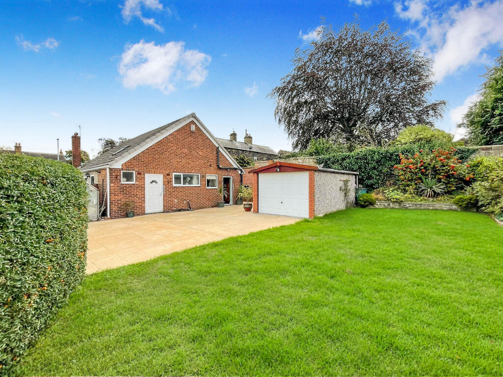 Thornhill Drive, Walton, Wakefield photo 4