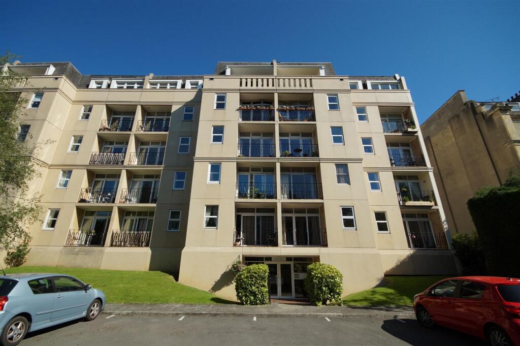 Main image of property: Lansdown GL50 2JE