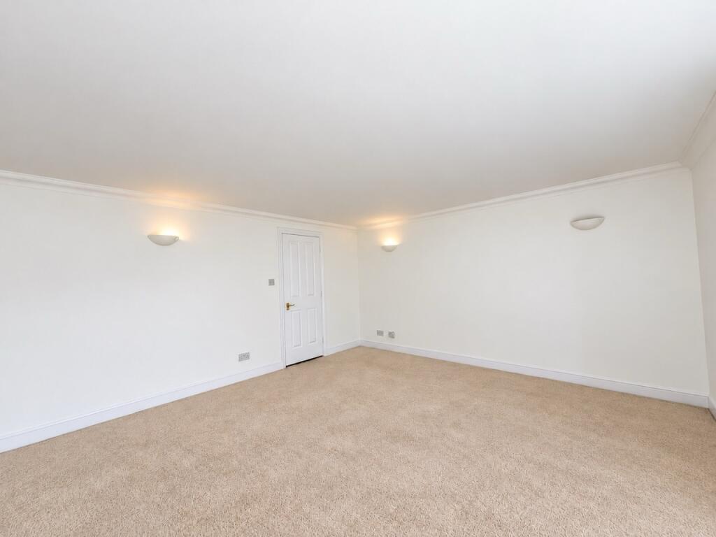 Thorney Mill Road, West Drayton, UB7 photo 3