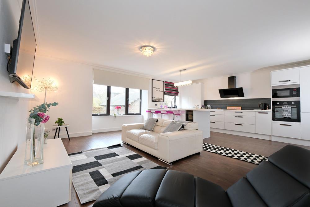 Albert Den, First Floor, Aberdeen, AB25