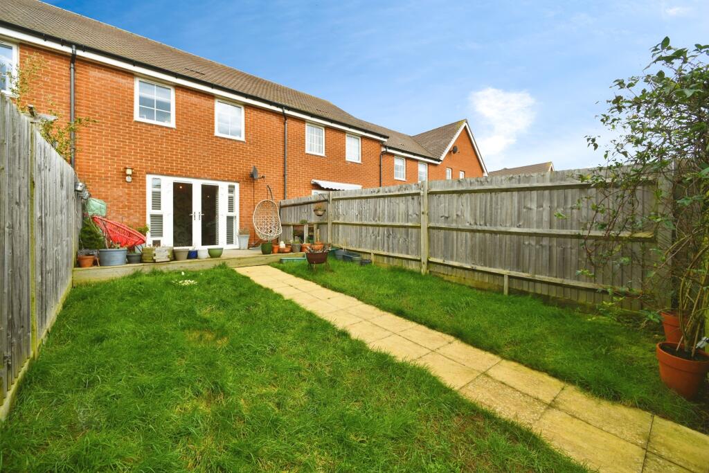 Martletts Close, Peacehaven, BN10 photo 2
