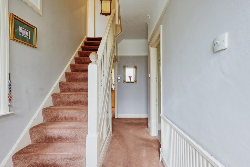 House in Rochford, Rayleigh - View 2