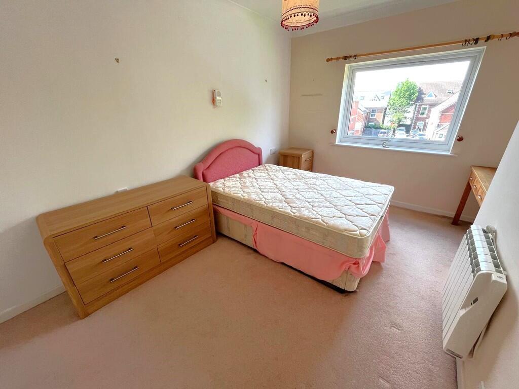 Apartment in Poole - More