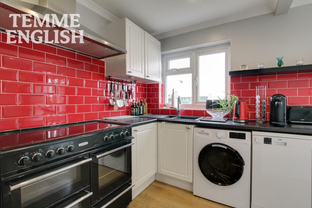 House in Basildon, Wickford - View 5