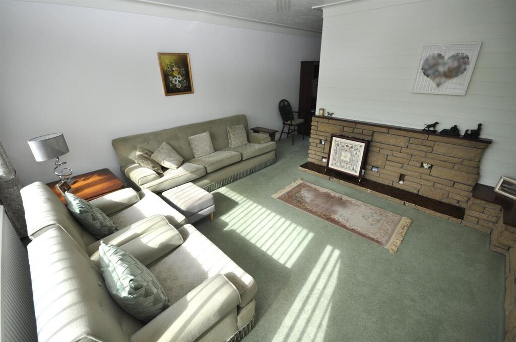 House in Doncaster, Thorne - View 4