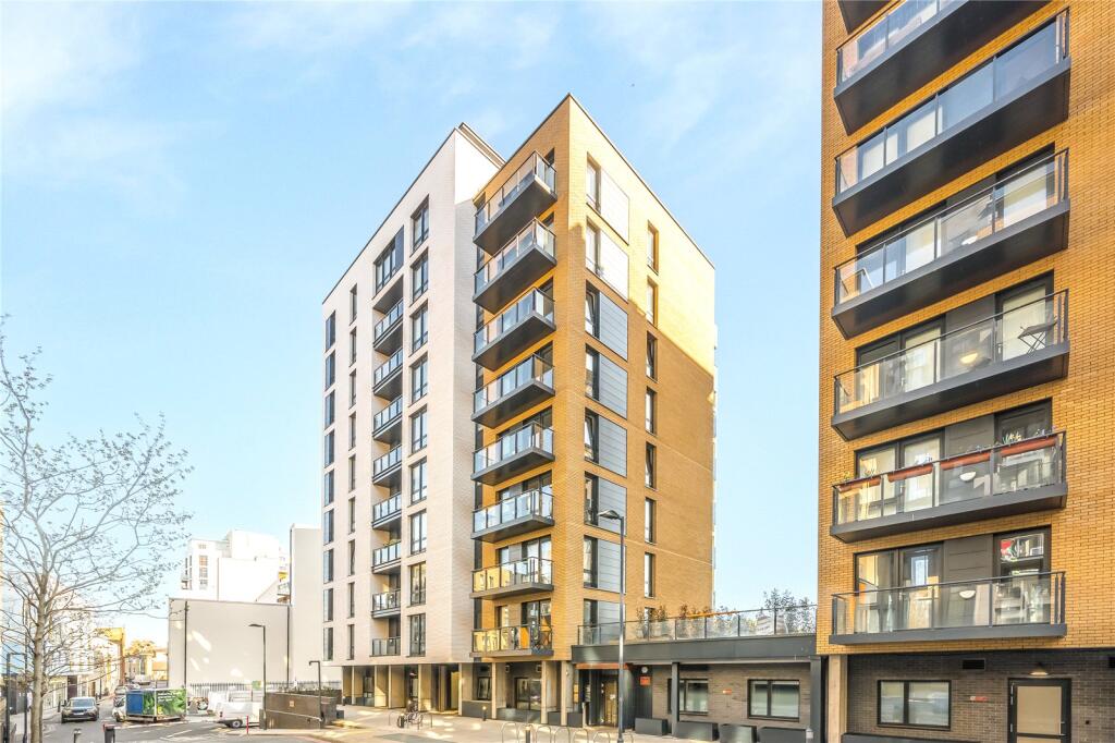 Apartment in London, Suttons Wharf, Mile End
