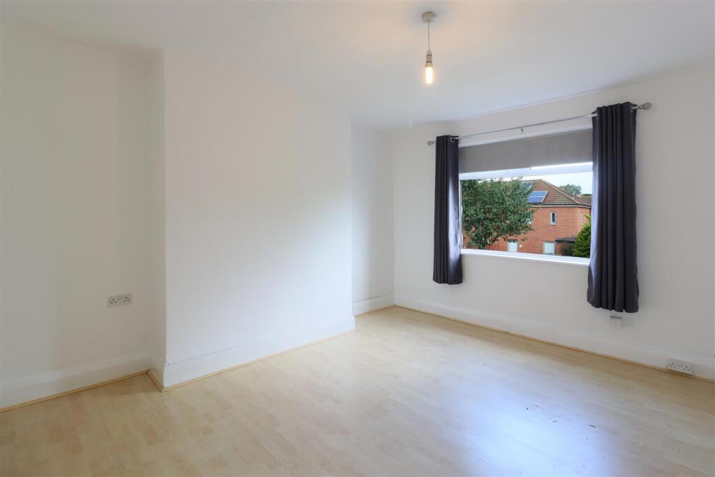 Apartment in North Tyneside, North East - View 4