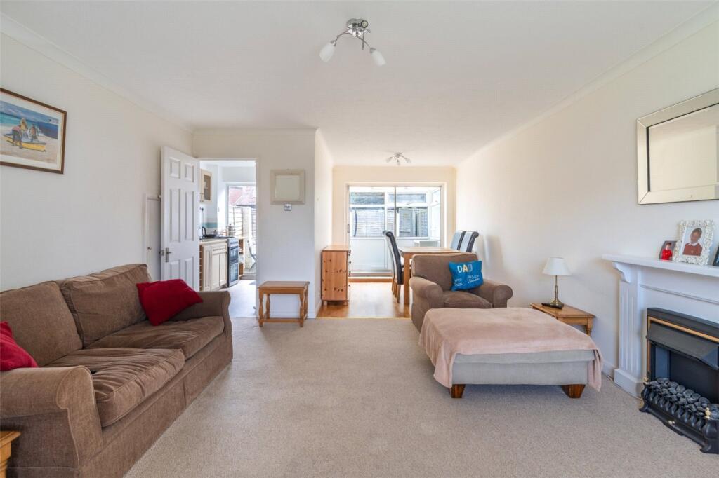 Cutlers Place, Colehill, Wimborne, Dorset, BH21 photo 3