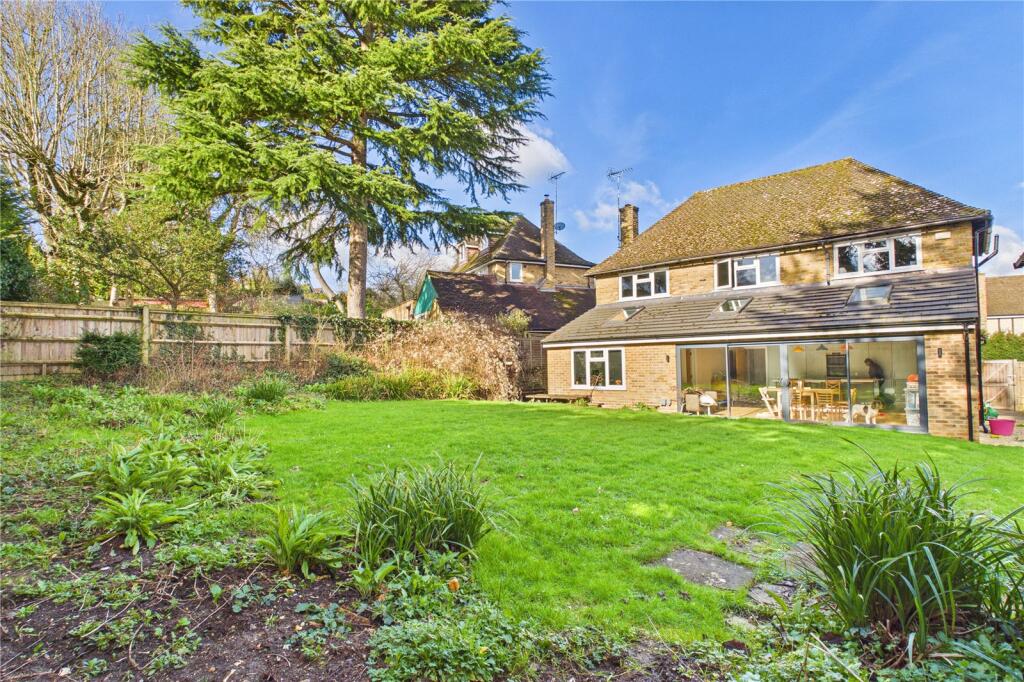 St. James Close, Pangbourne, Reading, Berkshire, RG8 photo 3