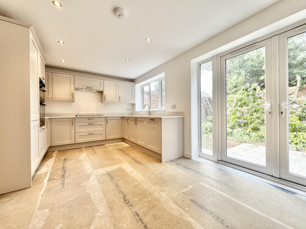 House in Wakefield - View 2