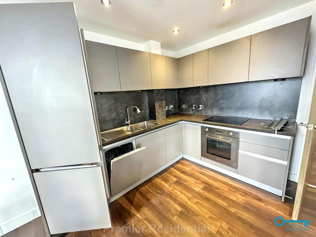 Apartment in Manchester, First Street, City Centre - View 3