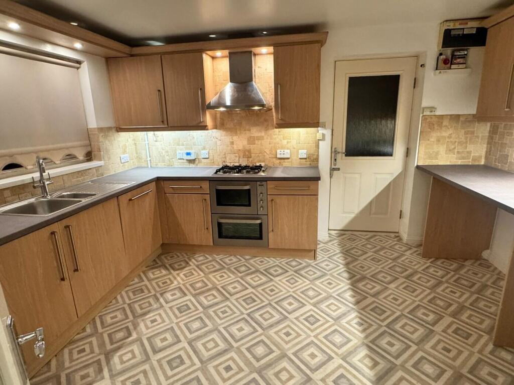 House in Peterborough, Orton Longueville - View 3