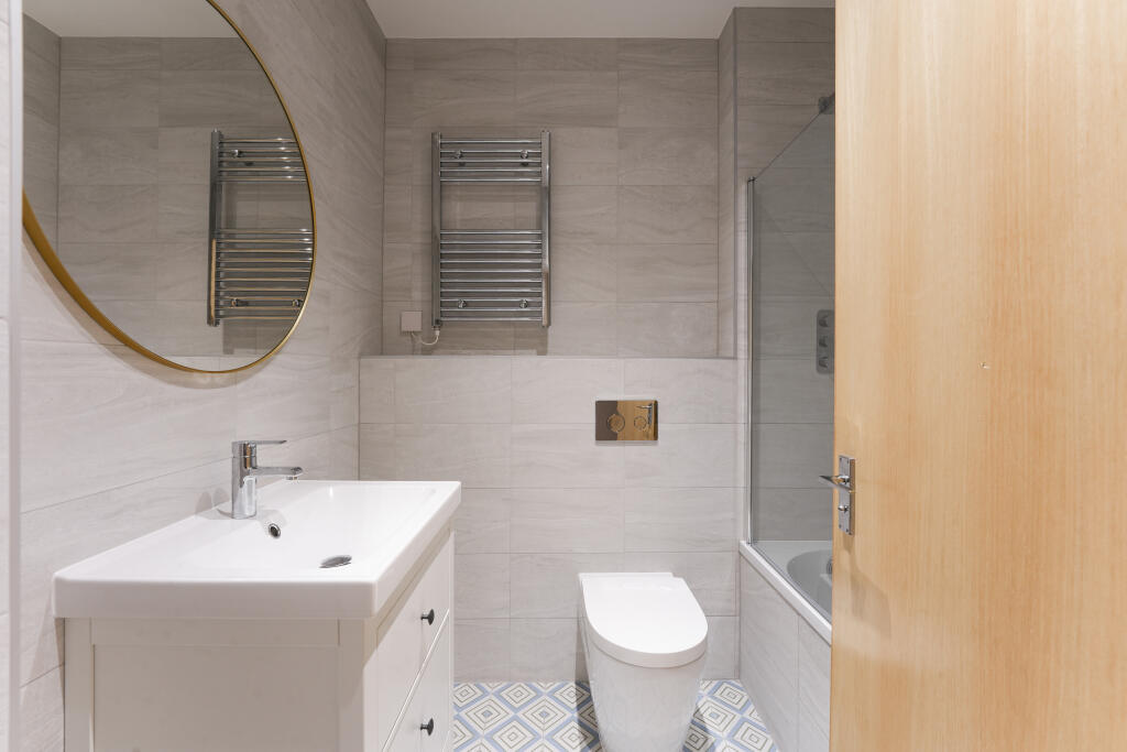 Apartment in Twickenham - View 5