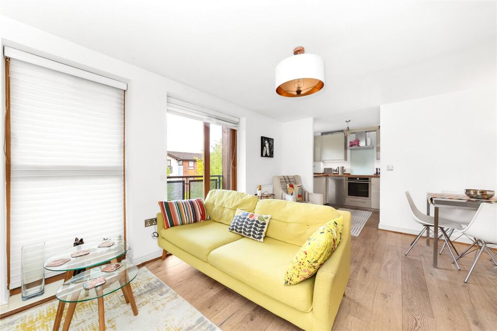Apartment in Croydon - View 2