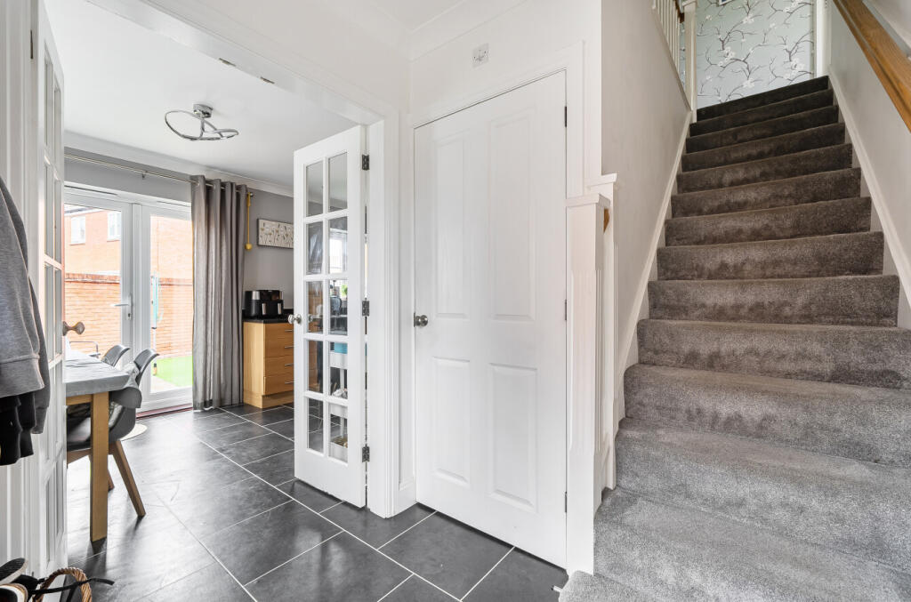 House in Gloucester - View 4