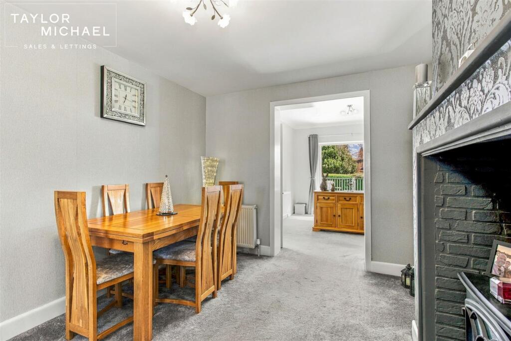 Cavell Avenue, Peacehaven photo 5