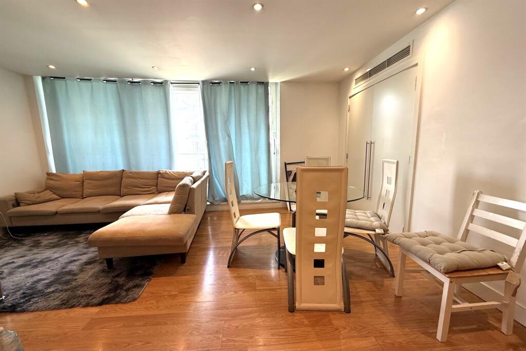Apartment in London - View 2