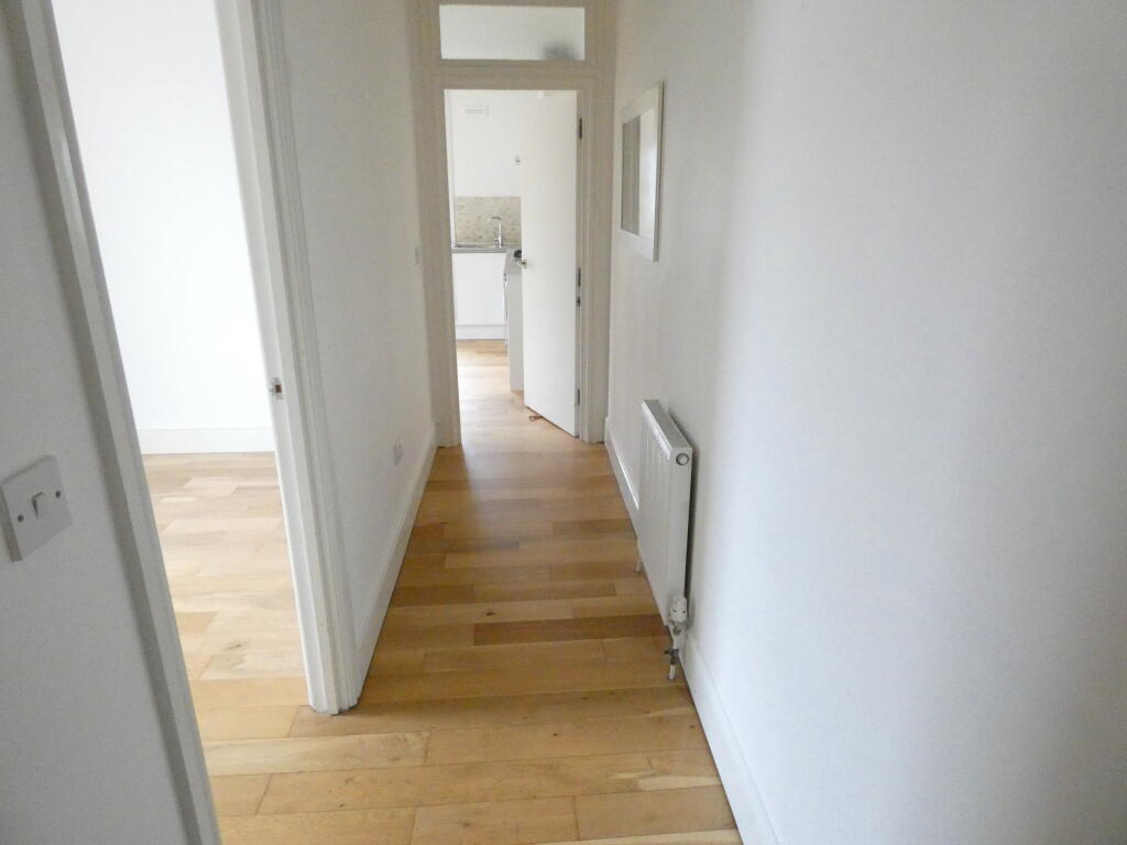 Apartment in London, Ranwell West, Bow - View 6