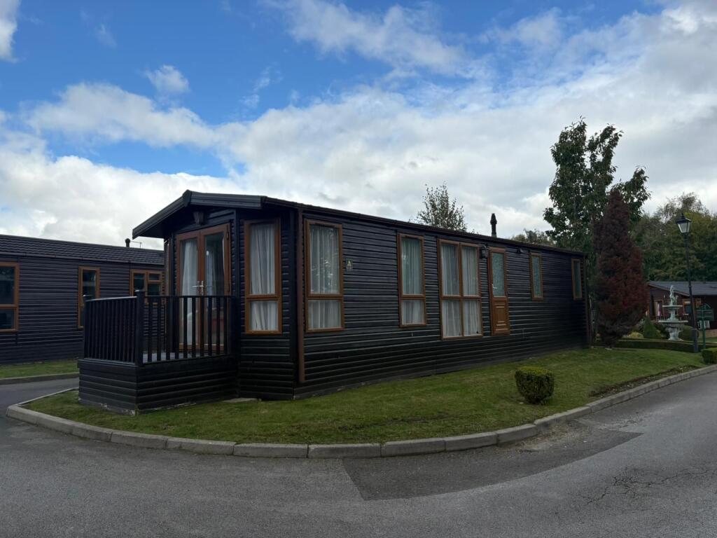 2-bed caravan on Overseal, Swadlincote, DE12 6JX, £149,950