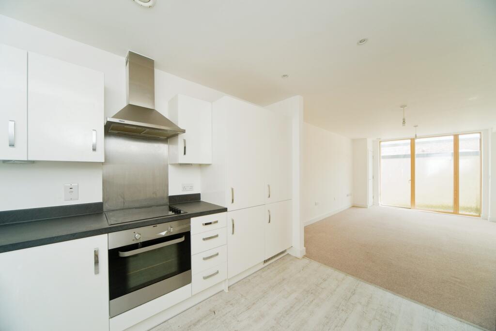 Apartment in Brighton, Queen's Park - More