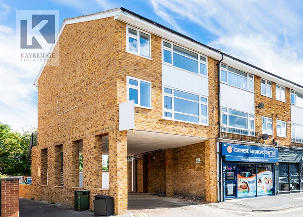 Apartment in Epsom, Cuddington, Ewell - View 5