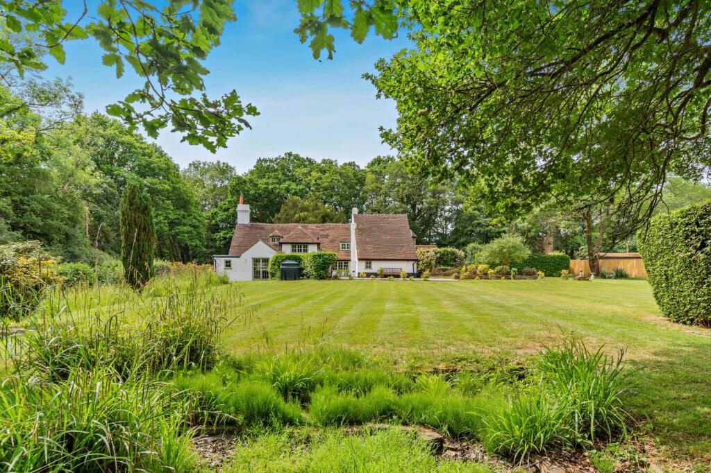 Horsham Road, Rowhook, Horsham, West Sussex - View 5